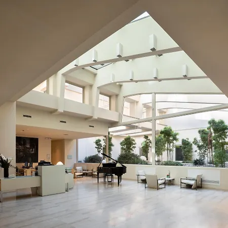 伯洛格纳珀缇西酒店 酒店 4*