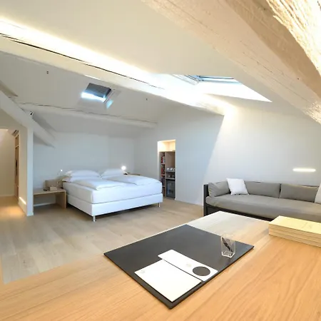 伯洛格纳珀缇西酒店 4*