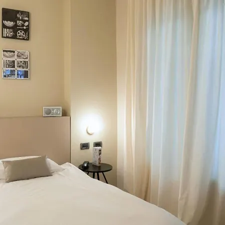 伯洛格纳珀缇西酒店 酒店 4*