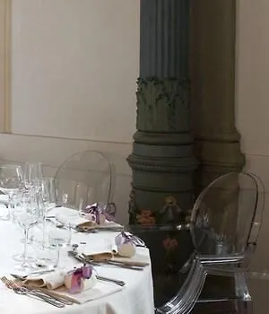 ホテル イ ポルティーチ ボローニャ