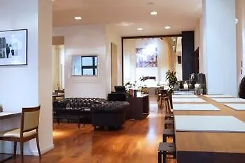 伯洛格纳珀缇西酒店 酒店