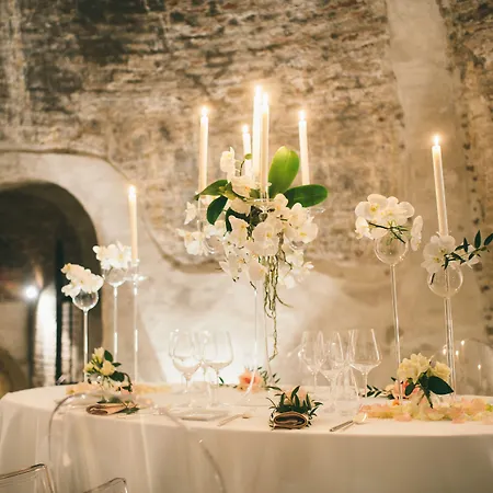 伯洛格纳珀缇西酒店 酒店 4*