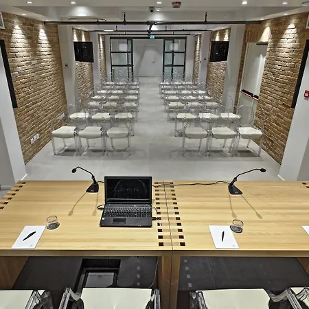 伯洛格纳珀缇西酒店