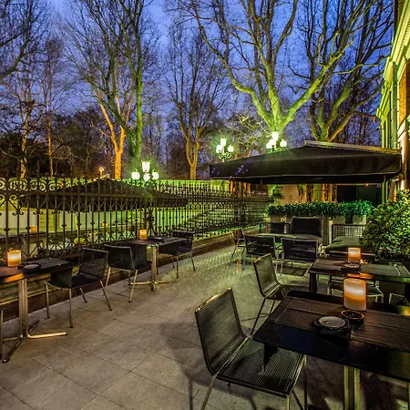 伯洛格纳珀缇西酒店